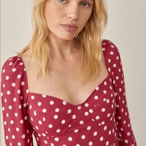 NWT Reformation Reign Top in Campari Size 6